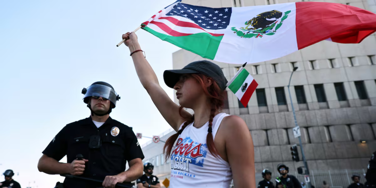 Protestas De Migrantes Generan Tensión México–EE.UU.