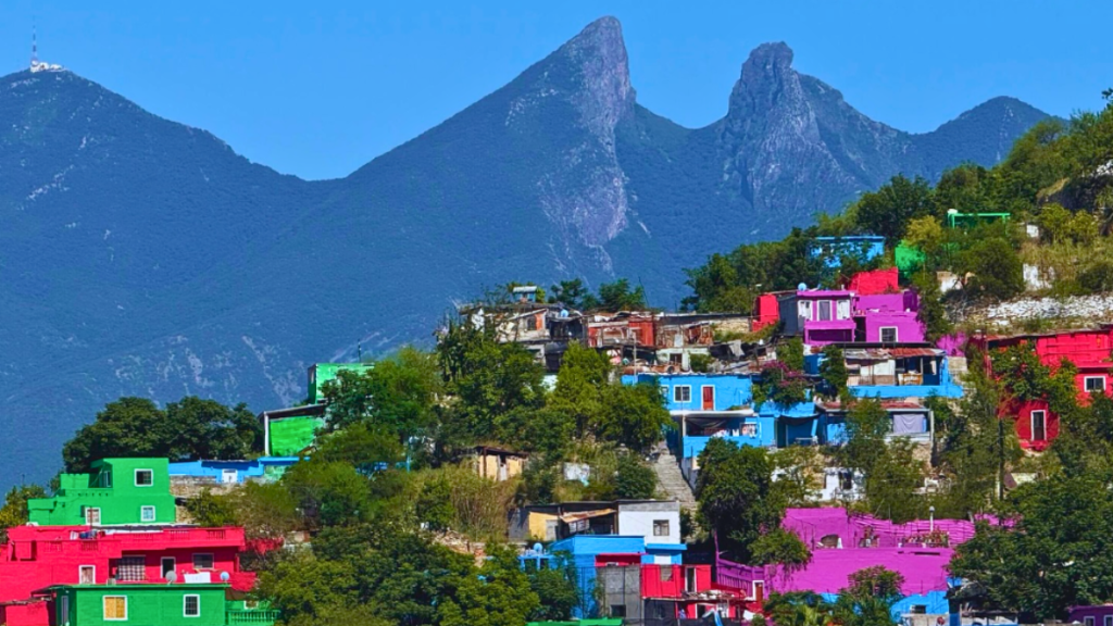 Transformando Monterrey regresa el color y la vida a 7 mil viviendas de la Colonia Independencia.