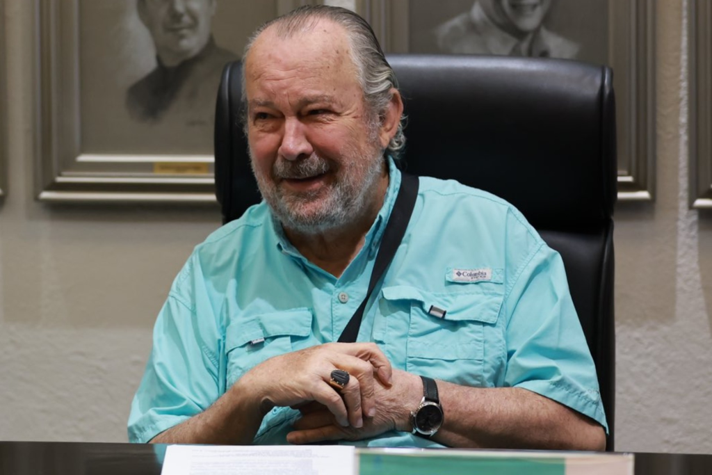 image - PUNTO DE ENCUENTRO Los municipios buscan reconocer al regiomontano con el cambio de nombre a Calzada Mauricio Fernández.