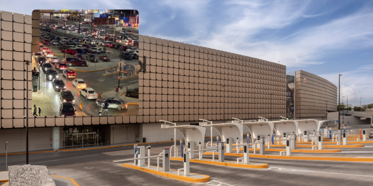 atasco en hgalerias monterrey - PUNTO DE ENCUENTRO Caos en Galerías Monterrey Por Pánico De Compras Navideñas