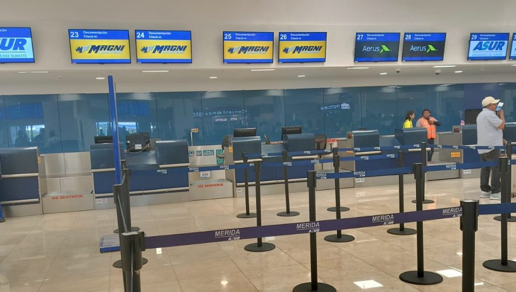 - PUNTO DE ENCUENTRO pilotos de magnicharter cancelan vuelos por huelga