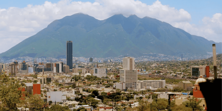 ola-de-calor-en-monterrey - PUNTO DE ENCUENTRO intenso calor en Monterrey