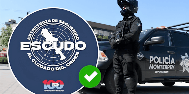 Monterrey police officer in tactical gear standing next to a patrol SUV with 'POLICÍA MONTERREY' branding; a large circular Esquuo badge overlays the scene with a green checkmark.