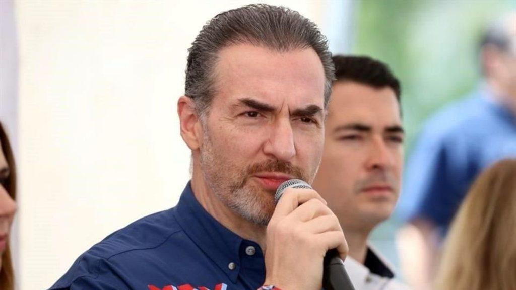 Regio-Ruta - PUNTO DE ENCUENTRO Adrián de la Garza